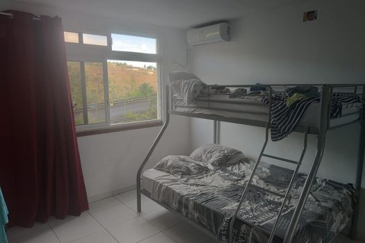 PUNAAUIA BEAU F4 AVEC VUE ET PISCINE