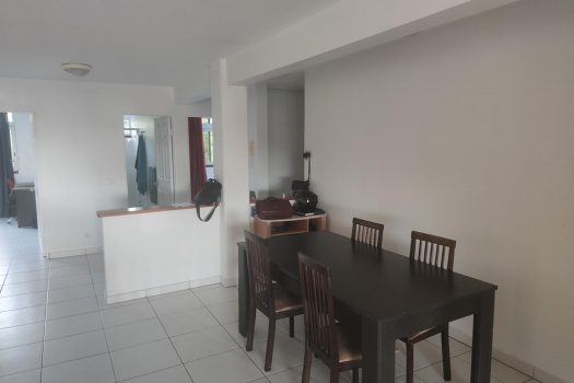 PUNAAUIA BEAU F4 AVEC VUE ET PISCINE