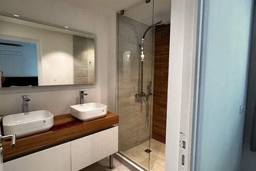 PAPEETE TRES BEAU F4 RECENT PROCHE CENTRE