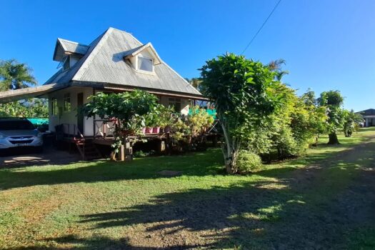 BELLE PROPRIETE EN BORD DE MER sur AFAAHITI