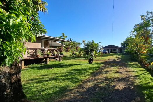BELLE PROPRIETE EN BORD DE MER sur AFAAHITI