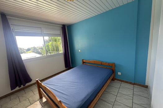 PUNAAUIA BAS DE MAISON F5 AVEC VUE ET PISCINE