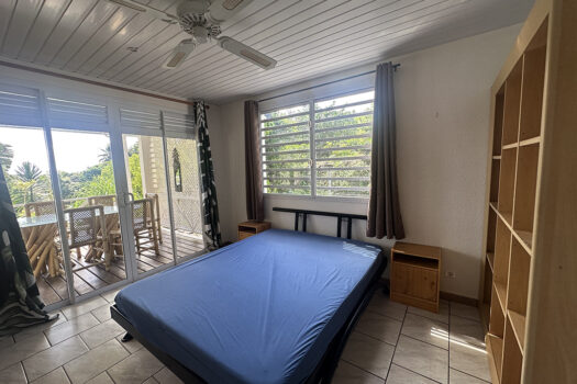PUNAAUIA BAS DE MAISON F5 AVEC VUE ET PISCINE