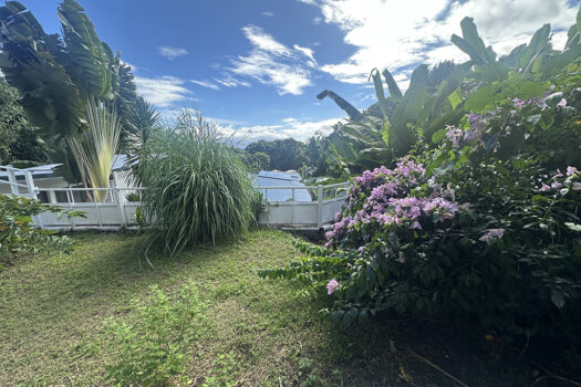 PUNAAUIA BAS DE MAISON F5 AVEC VUE ET PISCINE