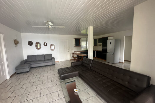 PUNAAUIA BAS DE MAISON F5 AVEC VUE ET PISCINE