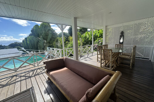 PUNAAUIA BAS DE MAISON F5 AVEC VUE ET PISCINE