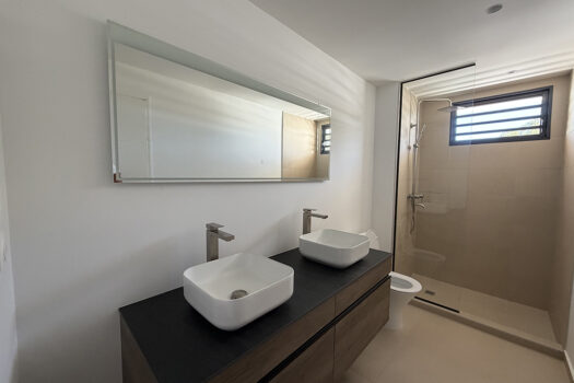 DERNIER ETAGE NEUF F4 AVEC PISCINE