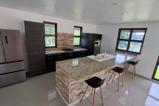MAGNIFIQUE MAISON RECENTE, 3 CHAMBRES, TOAHOTU