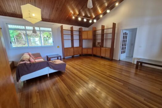 MAHINA MAISON SPACIEUSE AVEC UNE BELLE VUE