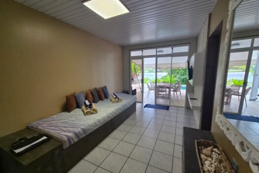 TOAHOTU VILLA F4 AVEC PISCINE ET VUE SUR MER