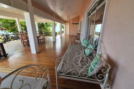MAHINA MAISON SPACIEUSE AVEC UNE BELLE VUE