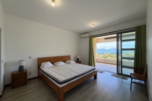 PUNAAUIA SUPERBE F3 AVEC VUE MOOREA